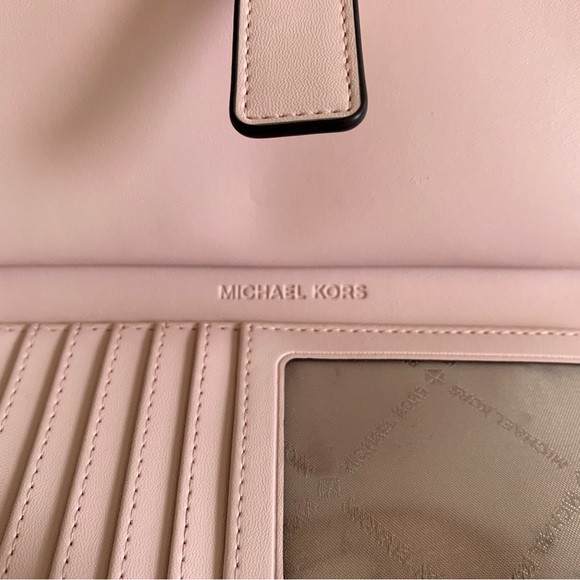 Michael Kors Jet Set Travel Double Zip Wallet - Picture 7 of 12